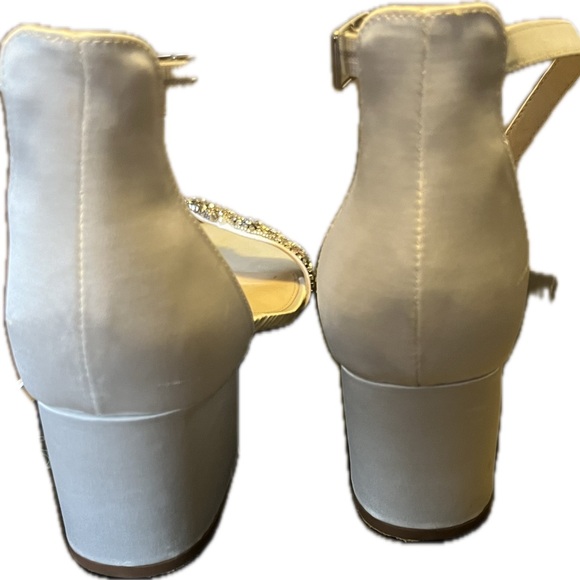 Blue by Betsy Johnson Mel Sandal Size 11 ivory - Picture 6 of 12